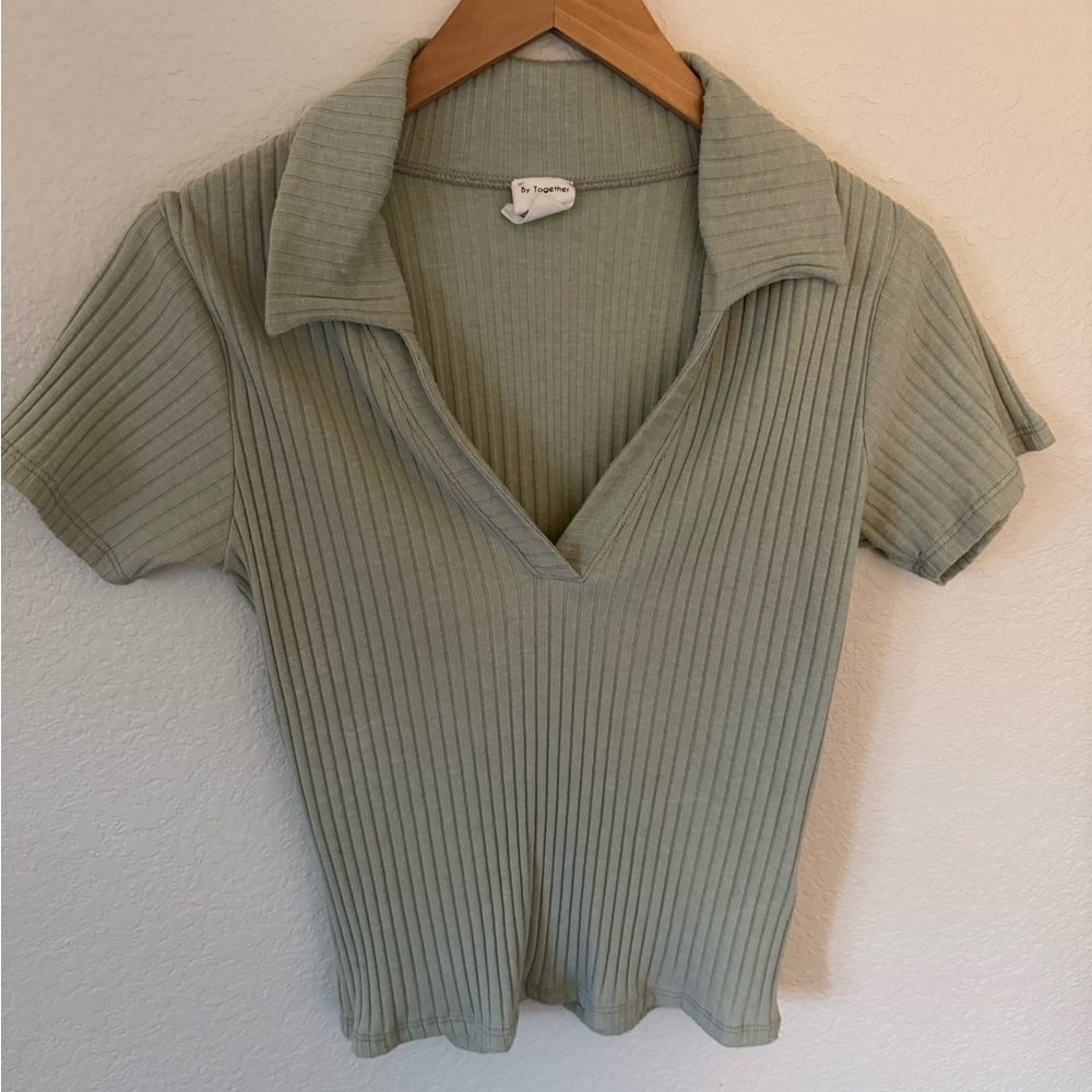 Short sleeve mint color shirt with collar - Picture 2 of 6